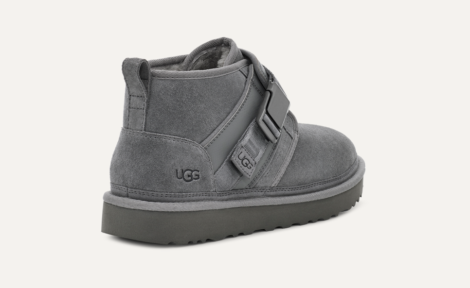 Gray man uggs top