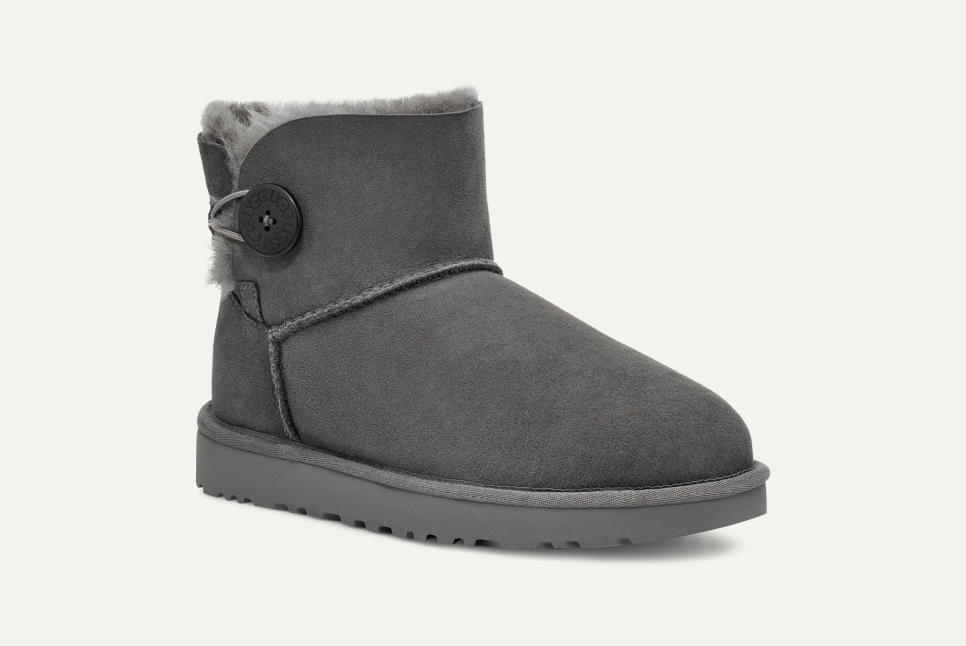 Classic bailey button ugg boots discount
