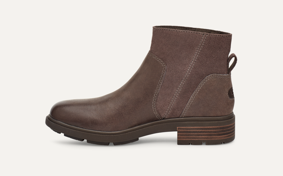 Ugg leather aureo boot 2025