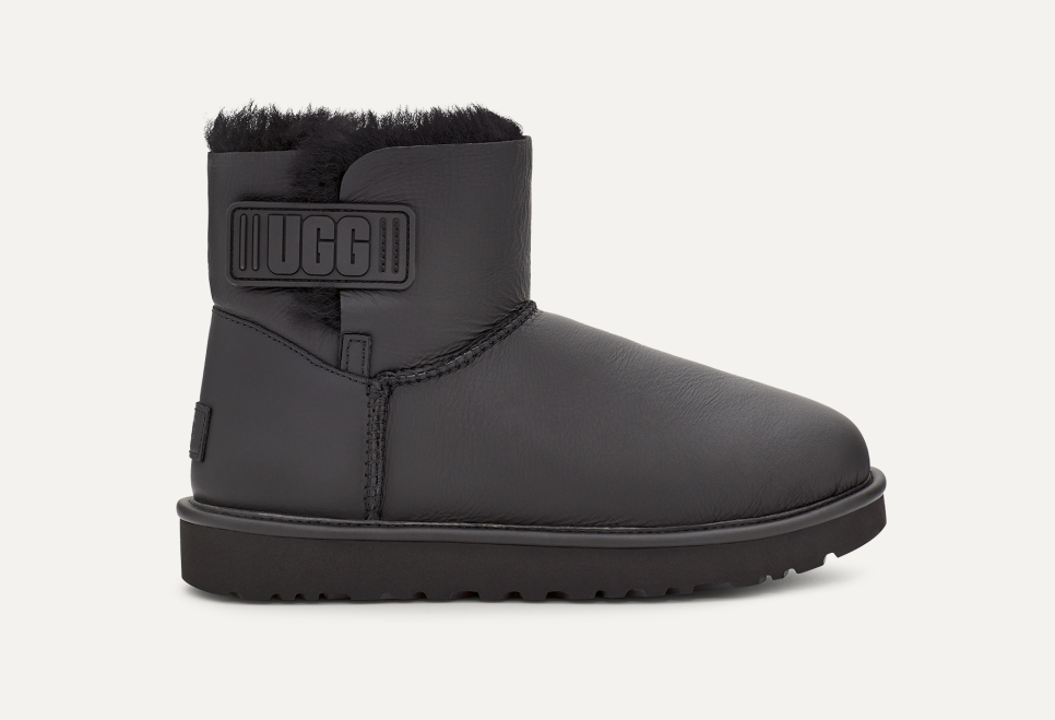 Ugg double zip top
