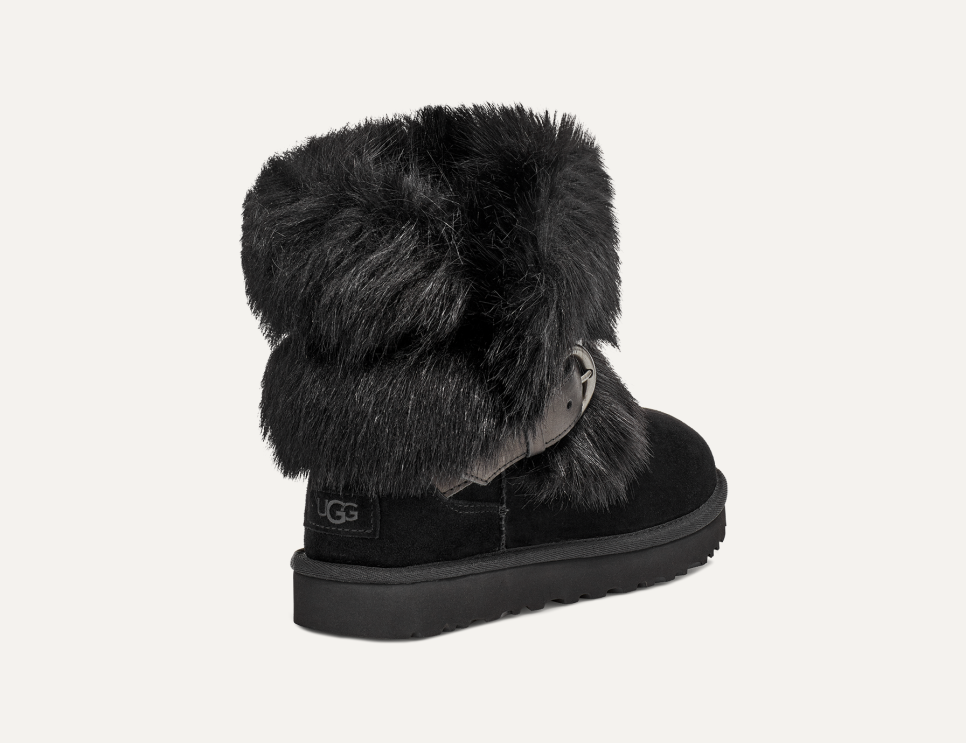 Black low cut uggs hotsell