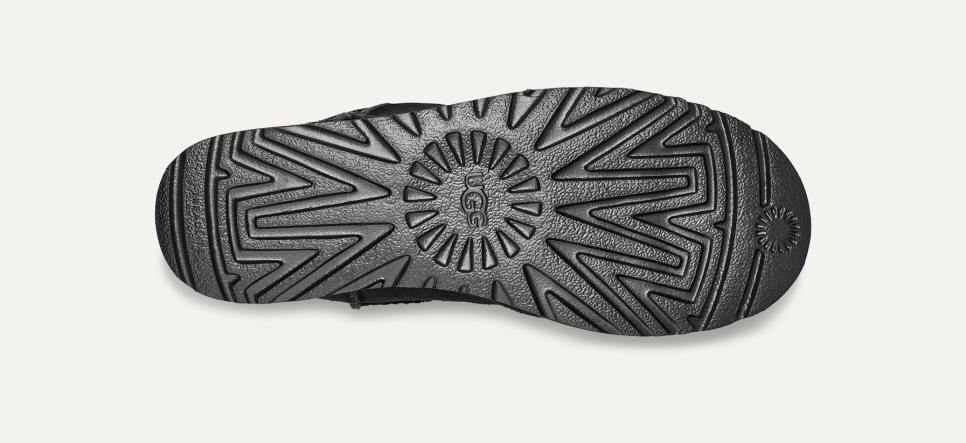 Classic Short Logo Zip Boot | UGG®