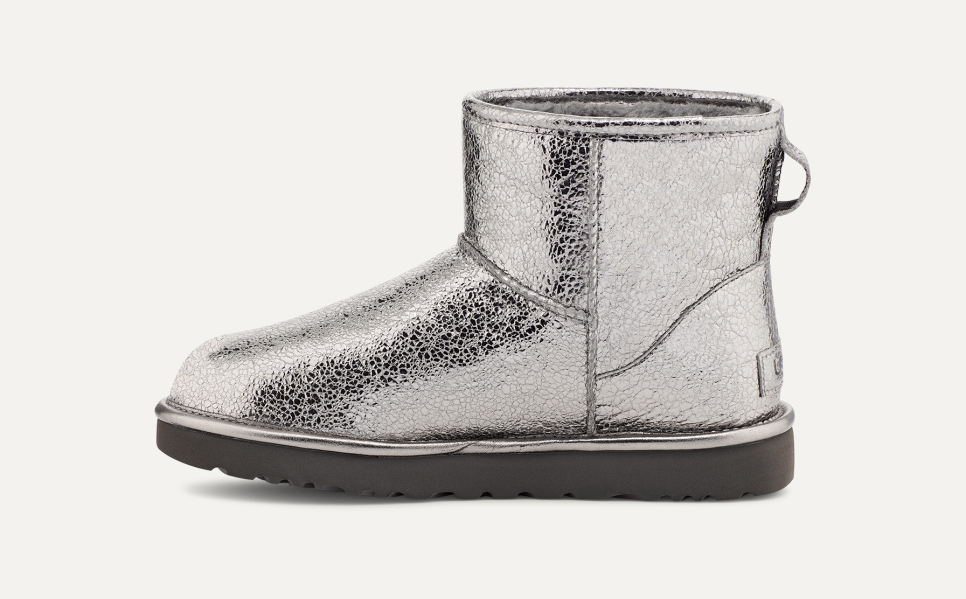 【全品送料無料】 Classic Mini Metallic Sparkle Boot | UGG® 靴