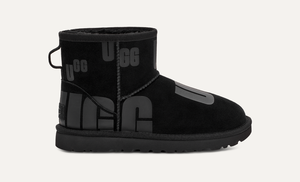 Classic Mini Scatter Graphic Boot UGG
