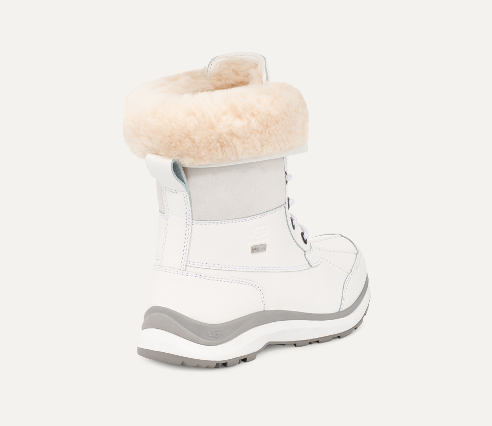 UGG AUSTRALIA GIRLS FAUX FUR EARMUFFS W/EARS, WHITE, NWT