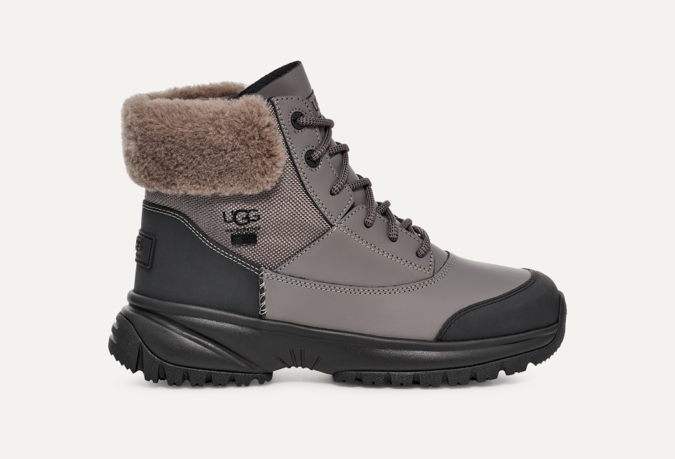 UGG/YOSE FLUFF/ヨセフラッフ/スノーブーツ/JP26 UGG/YOSE FLUFF/ヨセフラッフ/スノーブーツ/JP26