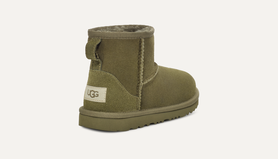 Ugg classic short big kid sale