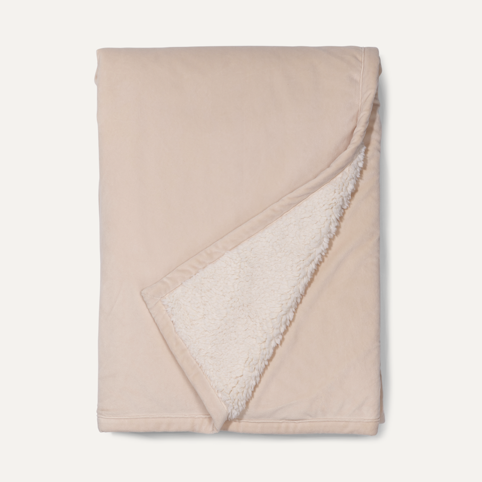 Bliss Sherpa Throw for Home Quartz UGG