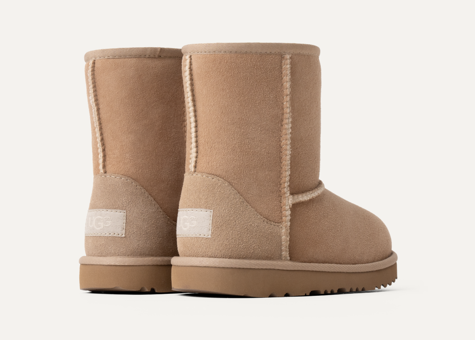 Ugg Toddlers Classic II Boot Sheepskin Classic Boots in Sand Size 8T