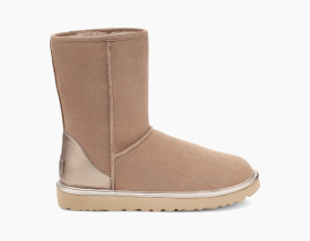 Classic Short Shine Boot UGG
