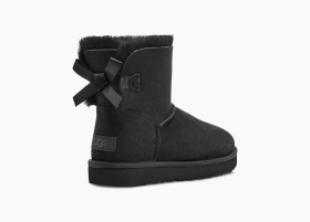 Black bailey bow uggs on sale top