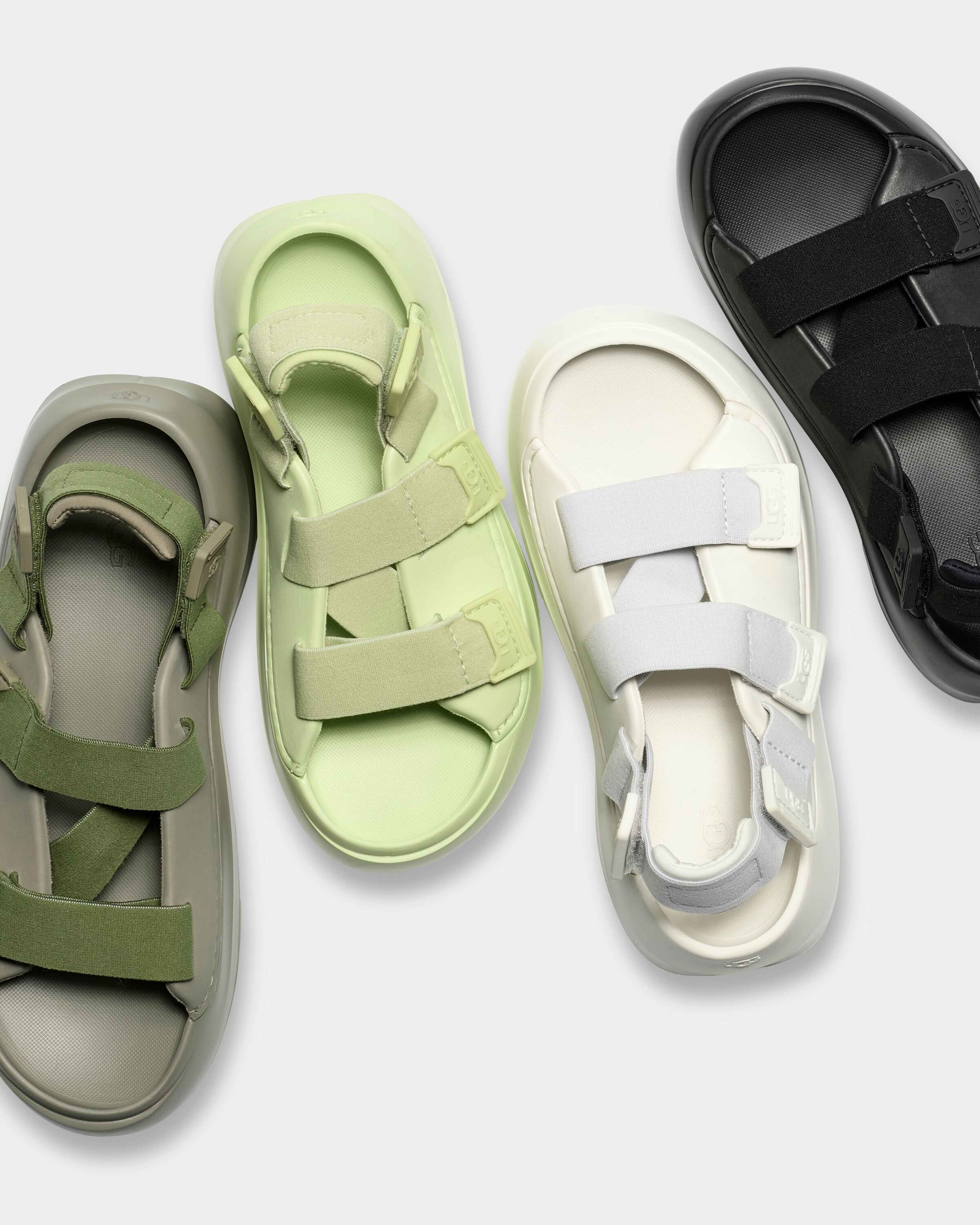 Bundle deals of 3 Uggs flipflop