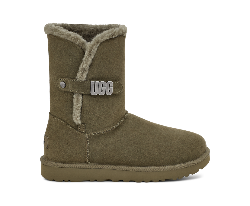 Metal ugg sign on back of boot clearance