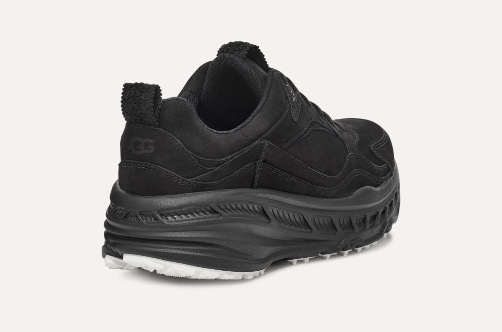 UGGスニーカーM CA805黒24センチ スエード UGGスニーカーM CA805黒24センチ スエード