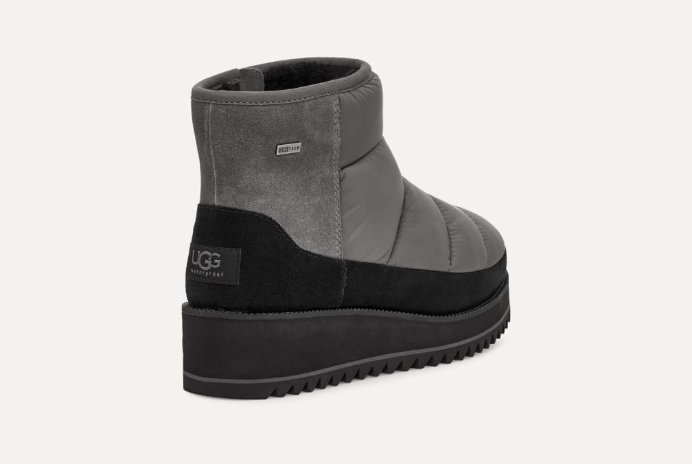最新作 リッジ 1103840｜防水ブーツ｜UGG®（アグ）公式オンライン ミニ 靴