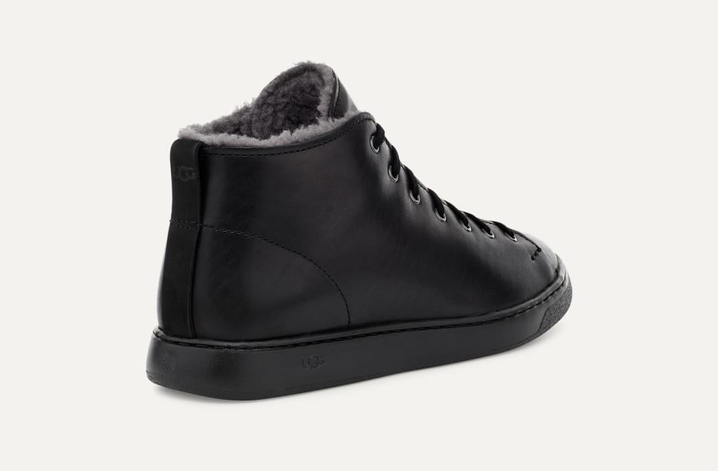 レビュー高評価のおせち贈り物 ピスモ スニーカー ハイ コージー 1112371｜スニーカー｜UGG 靴