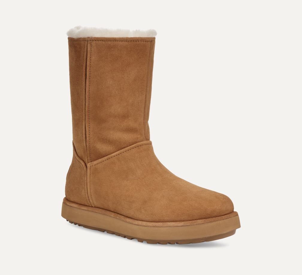 新品・未使用】UGG CLASSIC SHORT BLVD 新品・未使用】UGG CLASSIC SHORT BLVD