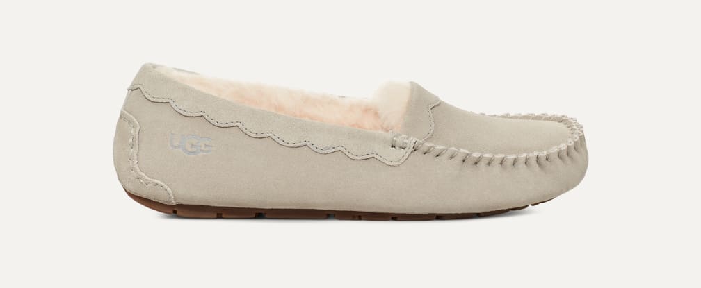 新品未使用UGGスカラップド モック Scalloped Moc スカラップド モック 1118841｜モカシン・ローファー｜UGG
