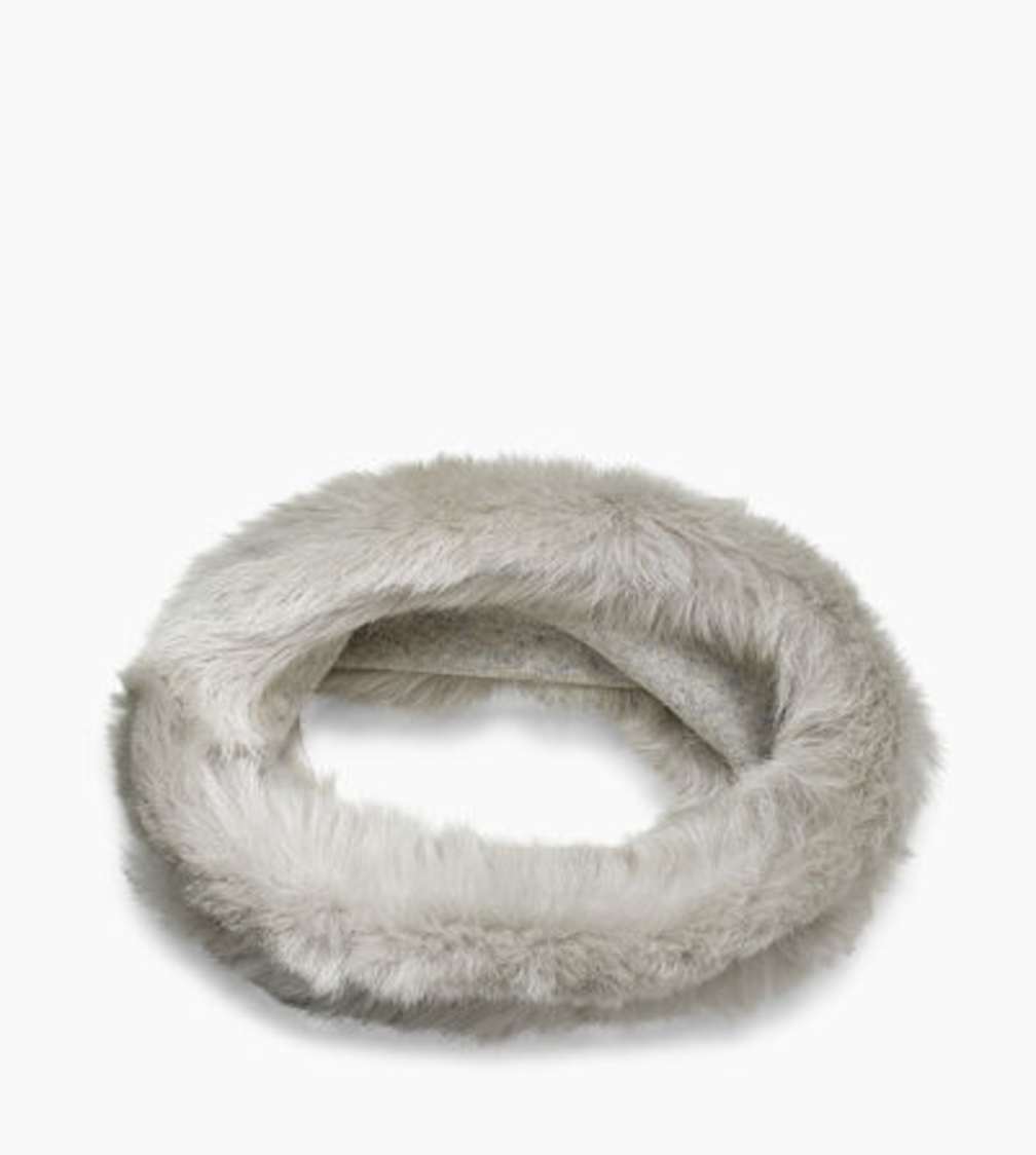 バーシティ シープスキン スヌード 17389｜スヌード｜UGG®（アグ）公式  