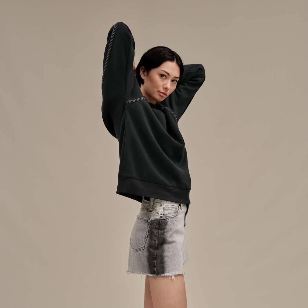 UGG® 公式【 クラシック クルーネック|Classic Crewneck| 197634391403