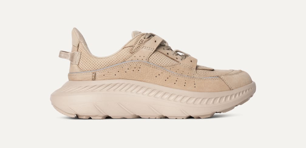 UGG（アグ）の「UGG CA805 V2 NUBUCK / アグ シーエー805 V2 ヌバック（スニーカー）」 - WEAR