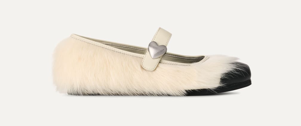レディース UGG アンブッシュ メリージェーン UGG×アンブッシュの新作シューズ、“ふんわりシープスキン”の