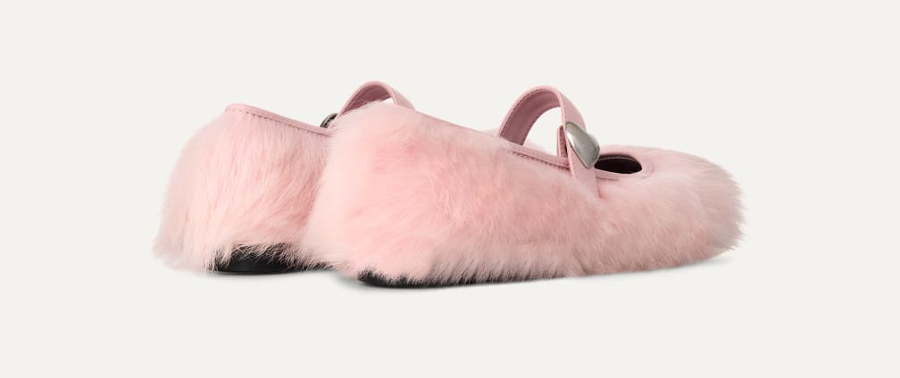 レディース UGG アンブッシュ メリージェーン UGG×アンブッシュの新作シューズ、“ふんわりシープスキン”の