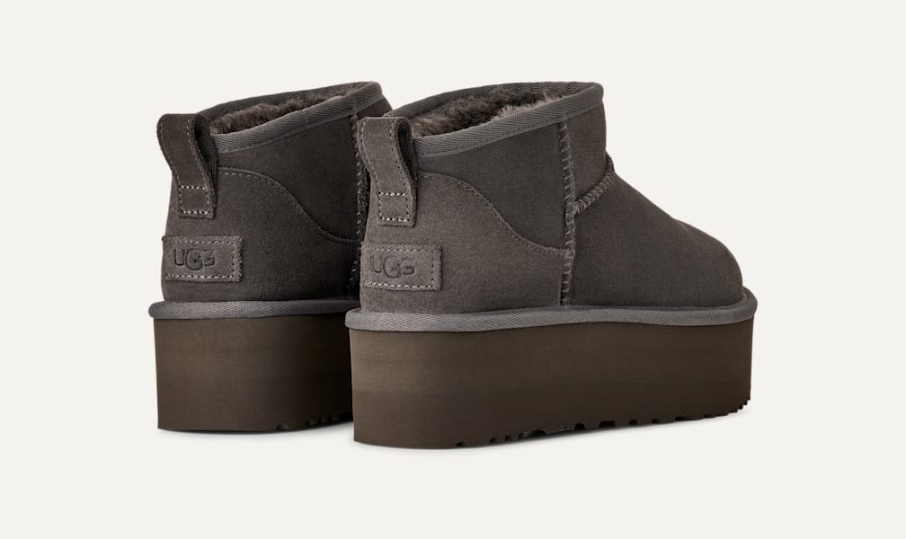 UGG クラッシックウルトラミニプラットフォーム　23 6 37 UGG クラッシックウルトラミニプラットフォーム23 6 37