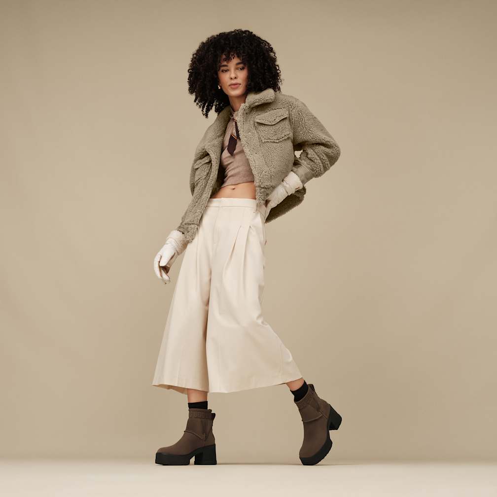 UGG Moxy Chelsea 24cm 厚底ブーツ モクシーチェルシー 黒 UGG アグ ショートブーツ MOXY CHELSEA モクシー チェルシー