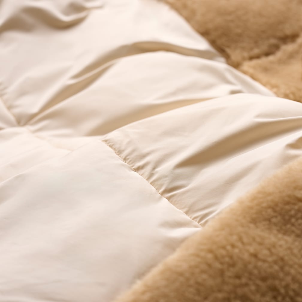 UGG® 公式【 マイカ UGGブレイド パッファー ジャケット|Mykah