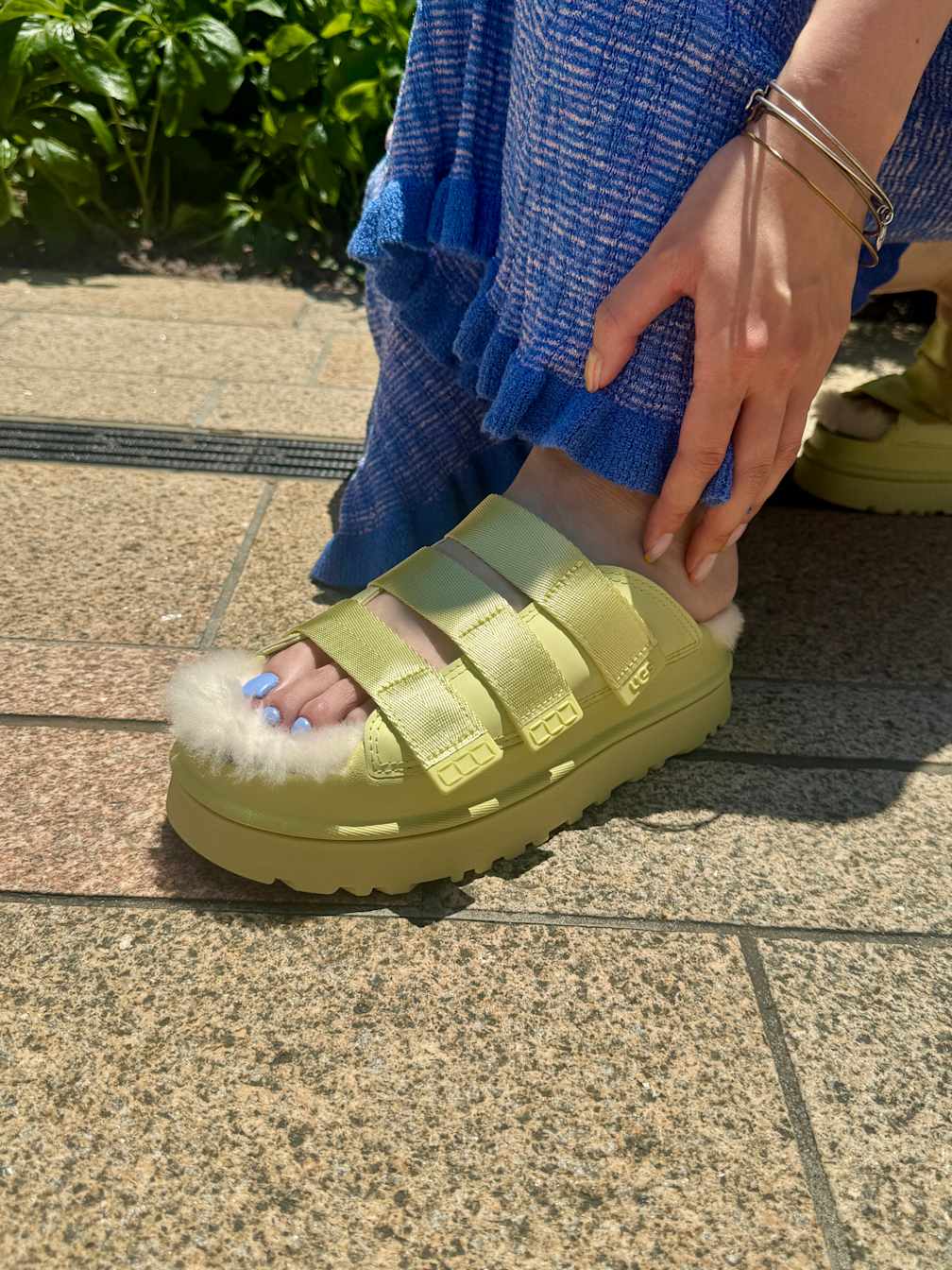 新作【UGG】GoldenGlow Slide おしゃれ見えと はき心地のよさを UGG Australia サンダル UGG/アグ W GOLDENGLOW SLIDE
