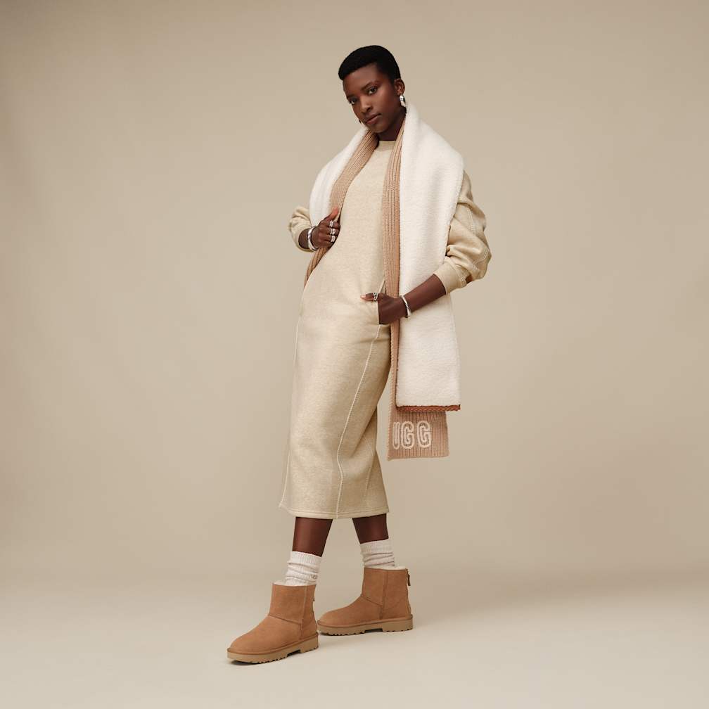 【新品未使用、タグ付き】UGGフラッフ スカロップド スカーフ UGG® 公式【 UGGフラッフ スカロップド スカーフ|UGGfluff