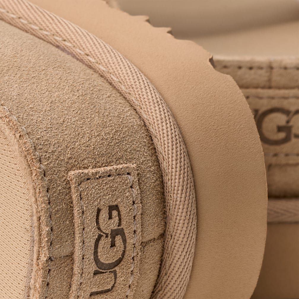 UGG® 公式【 ゴールデンスター ハイ カットアウト スライド|Goldenstar