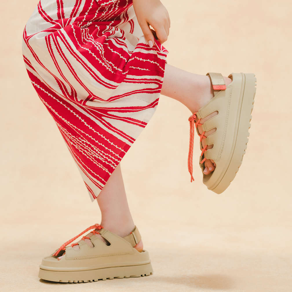 UGG® 公式【 ゴールデングロウ トグル|GoldenGlow Toggle| 1179370