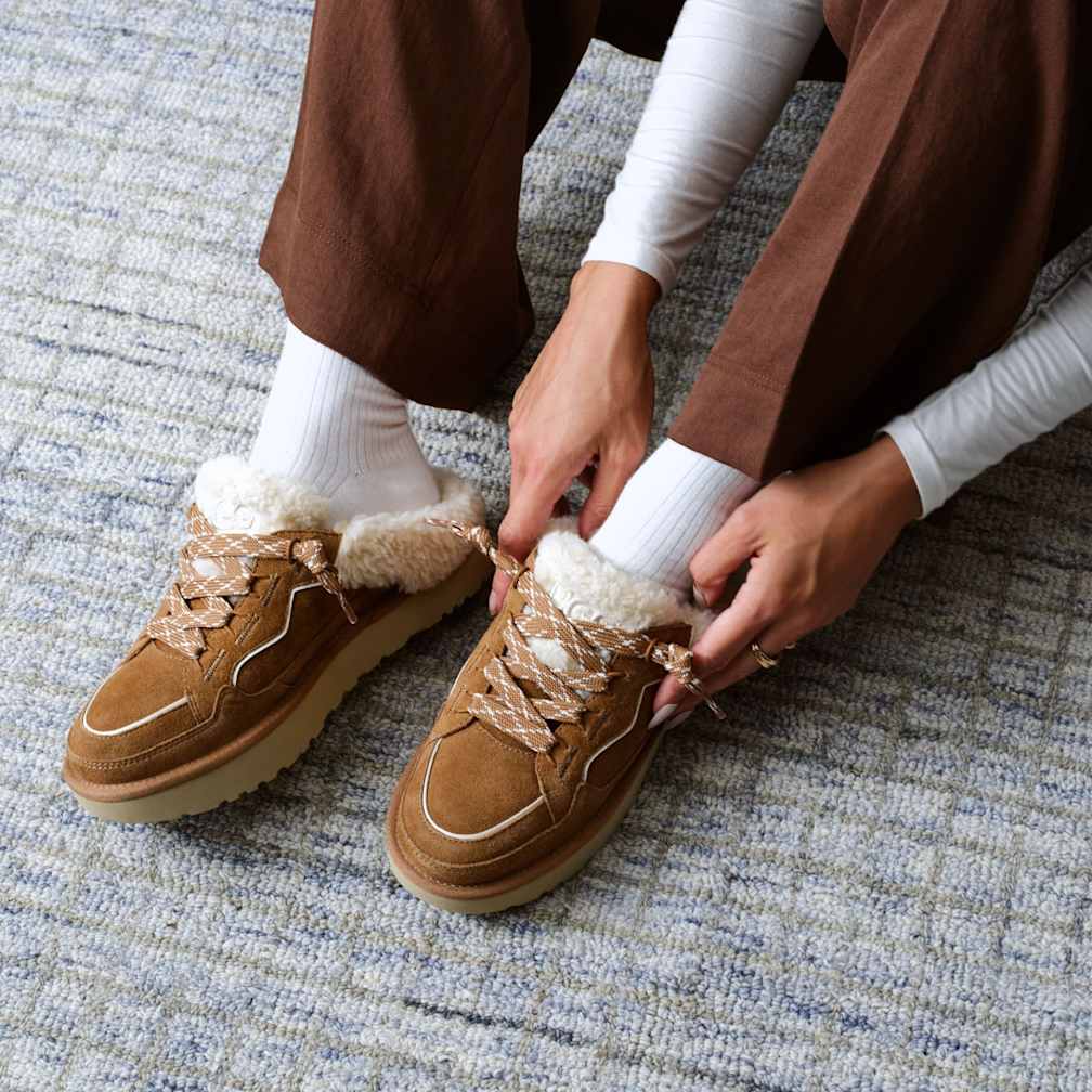 美品 UGG ジャナヤ コージー ミュール キャメル ボア ファー 22cm UGG® 公式【 ローメル ミュール|Lowmel Mule| 1180313 | レディース