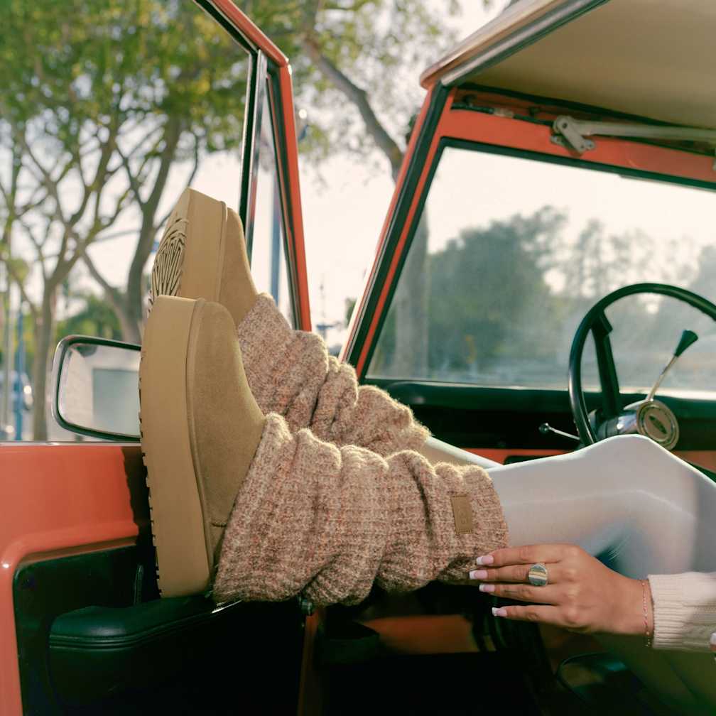 UGG レッグウォーマー ベージュ UGG® 公式【 クラシック ミニ ディッパー レッグウォーマー|Classic