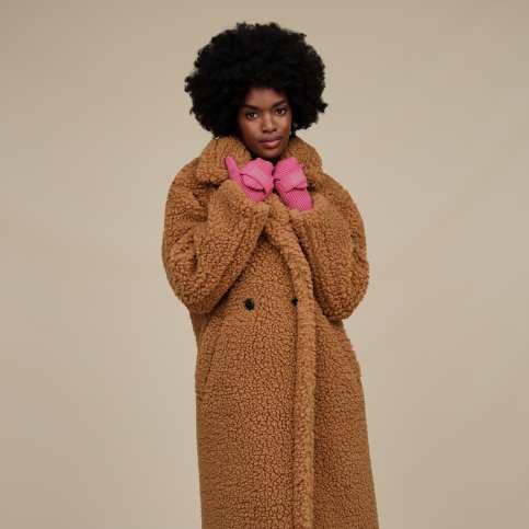 今年の新作から定番まで！ UGG® 公式【 ニット ロゴ ストラップ グローブ|Knit Logo Strap 小物
