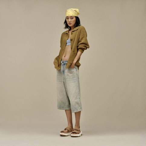 【UGG】CapTrail Strap Slide おしゃれ見えと はき心地のよさを UGG キャップトレイルストラップ スライドサンダル 厚底