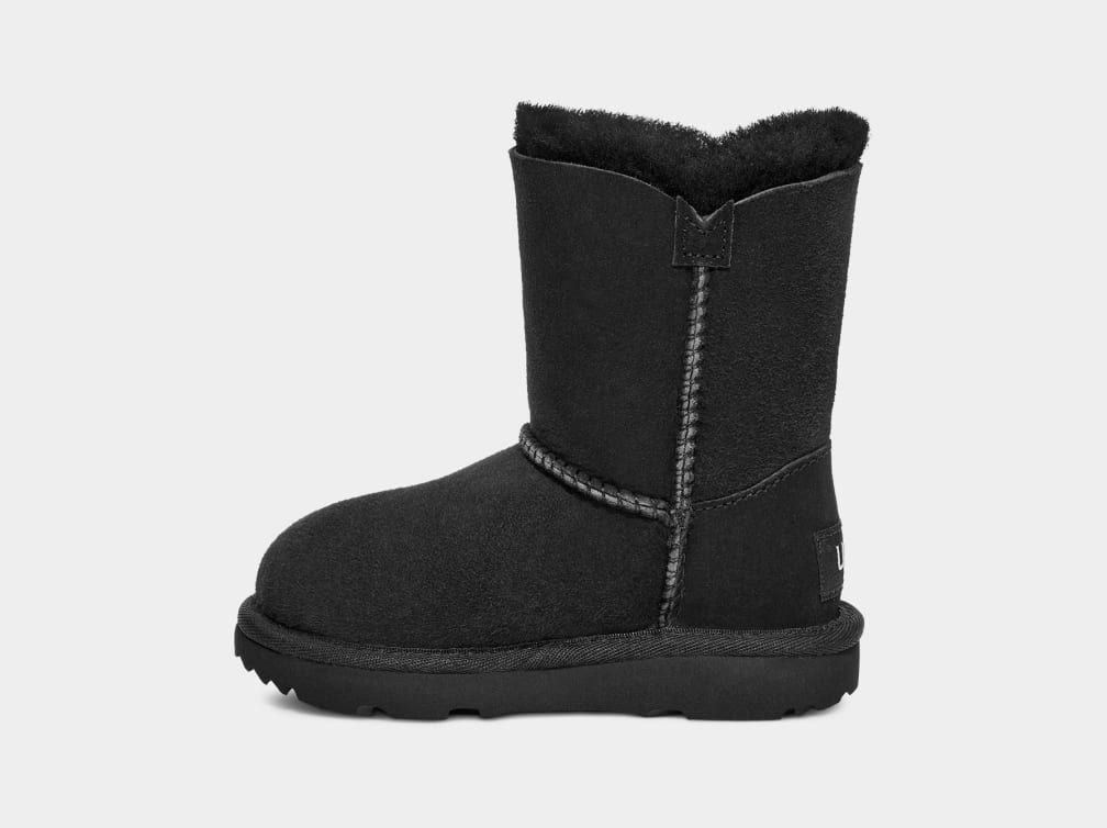 Short bailey sales button uggs