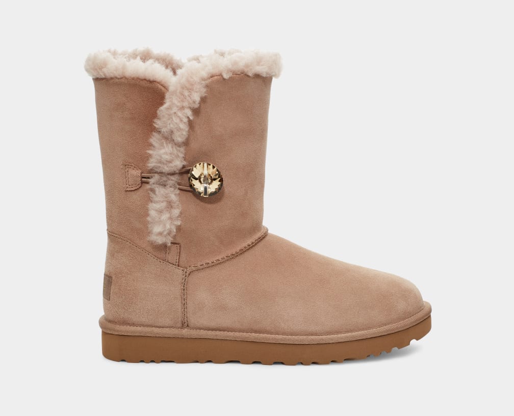 Ugg bailey button sales 11