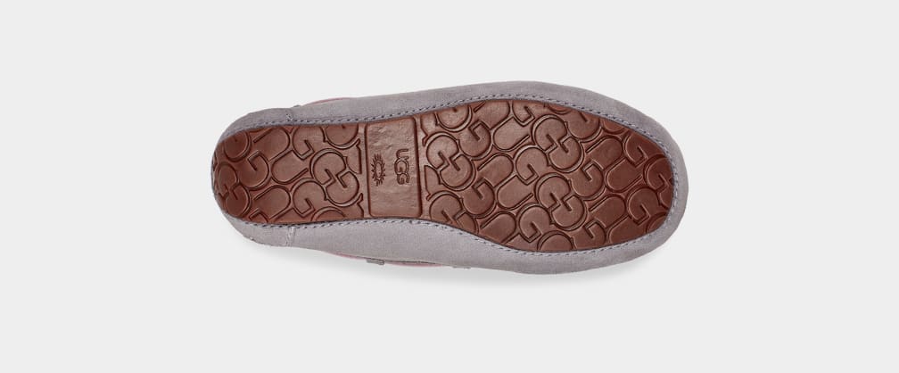 Ugg kids dakota discount