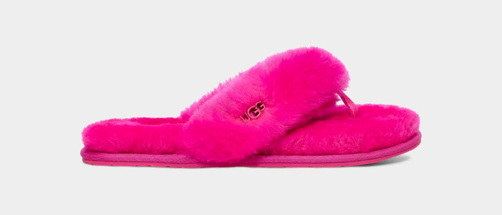 White ugg top flip flops