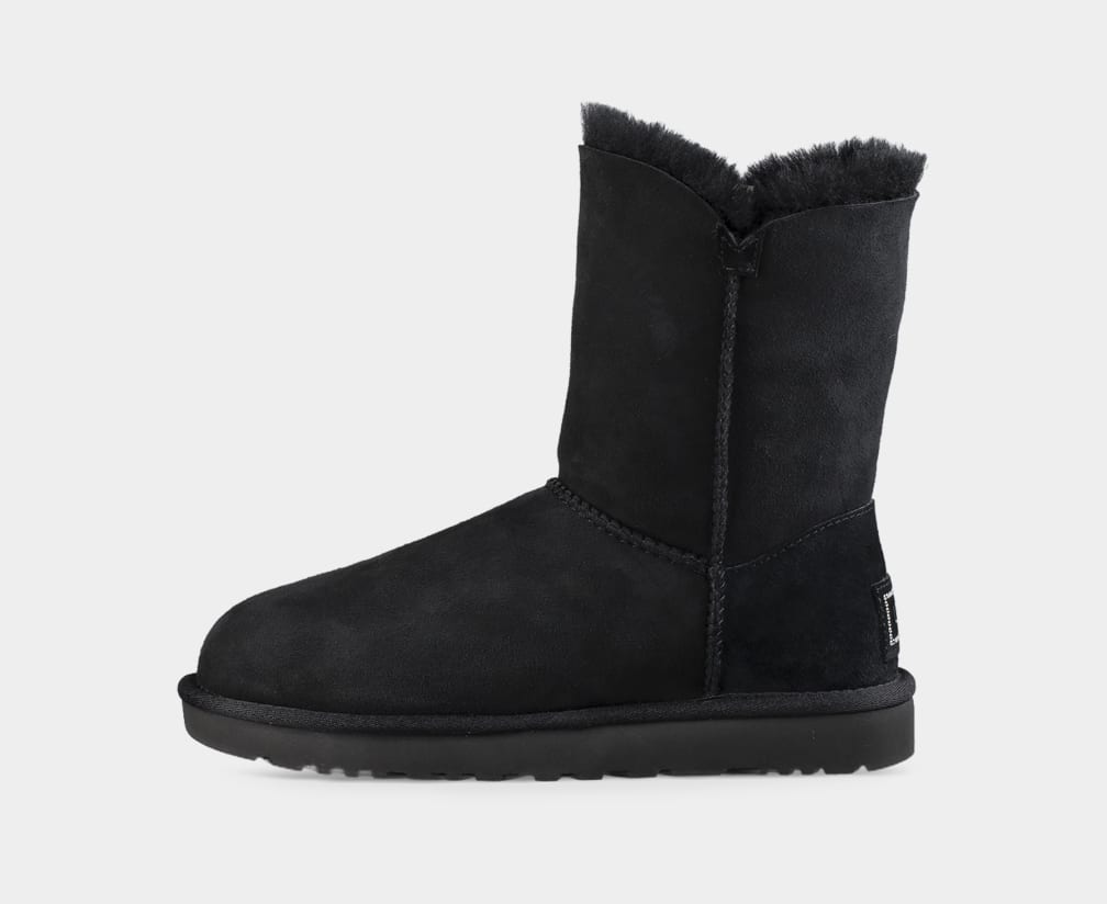 Black short sales bailey bow uggs