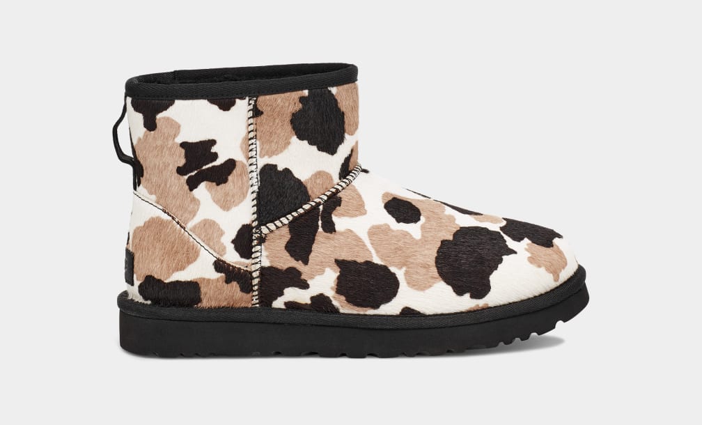 Leopard top print uggs