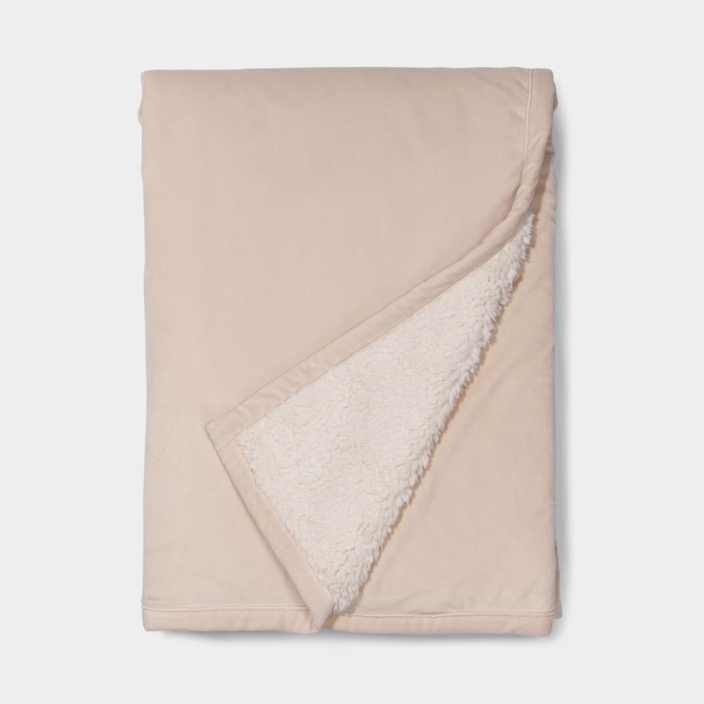 UGG® Bliss Sherpa Throw for Home UGG® Europe