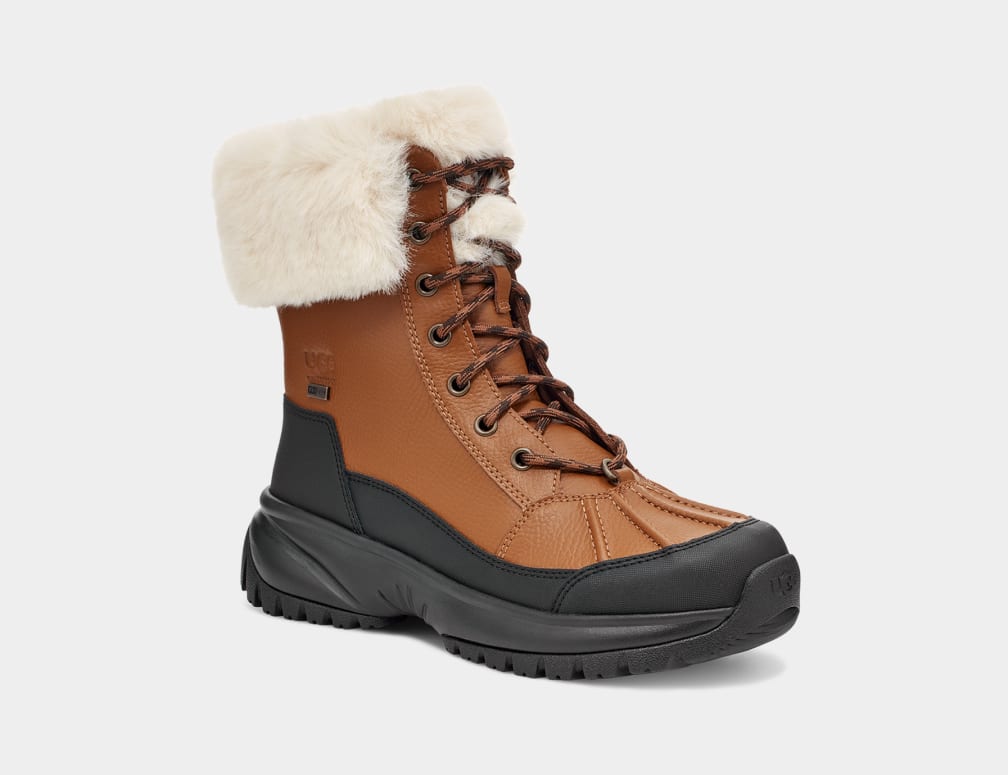 White Puffer + UGG Adirondack Winter Boots: Two Ways
