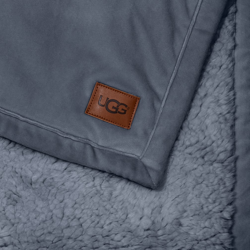 UGG® Bliss Sherpa Throw for Home UGG® Europe