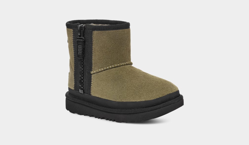 UGG Classic Mini Zipper Tape Logo Boot for Kids UGG UK
