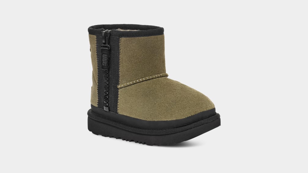UGG Classic Mini Zipper Tape Logo Boot for Kids UGG UK