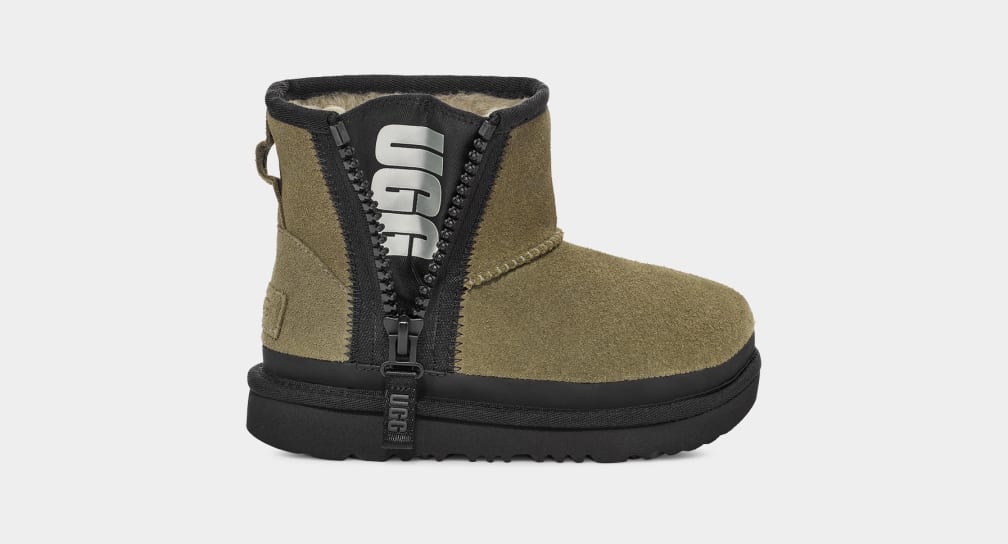 UGG Classic Mini Zipper Tape Logo Boot for Kids UGG UK